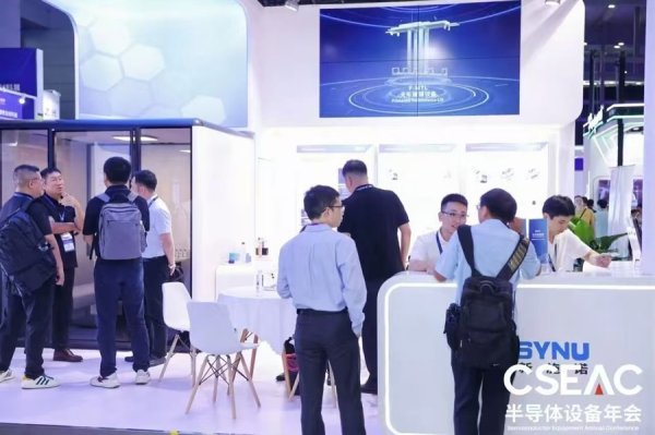 融智和 小车开上“天花板”，1mm精度+5.3m/s，AMHS国产化替代再加速