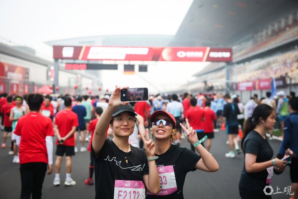 多赢策略 动力图｜高百华东站点燃申城速度激情，上海国际赛车场变身青春跑道